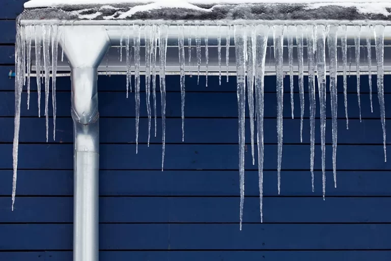 FROZEN GUTTERS: Tips for defrosting and preventing damage